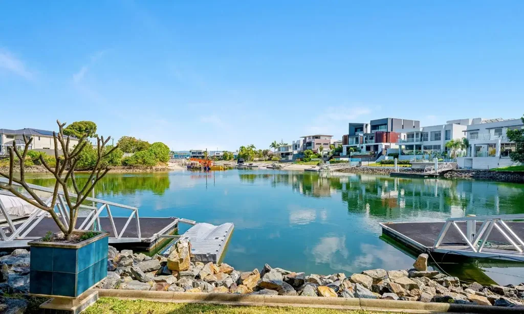 Broadbeach Waters 4غرفة نوم Secure Your Blue Chip Opportunity in Florida Gardens