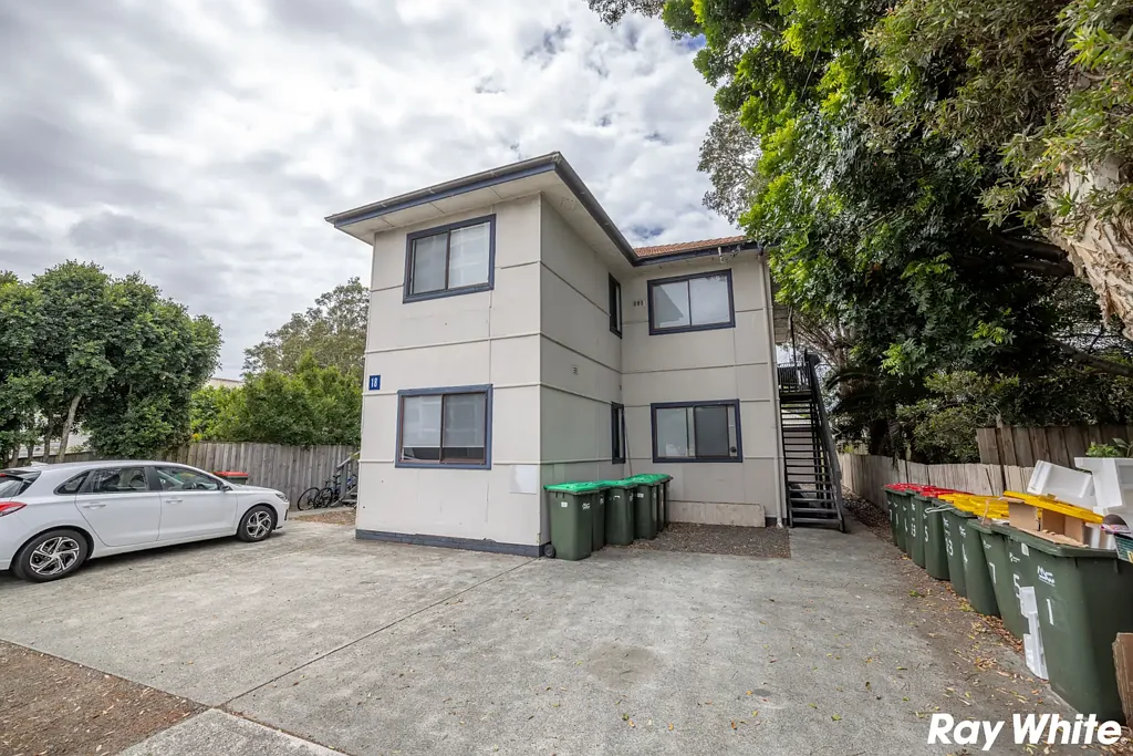 RENOVATED UNIT CLOSE TO CBD