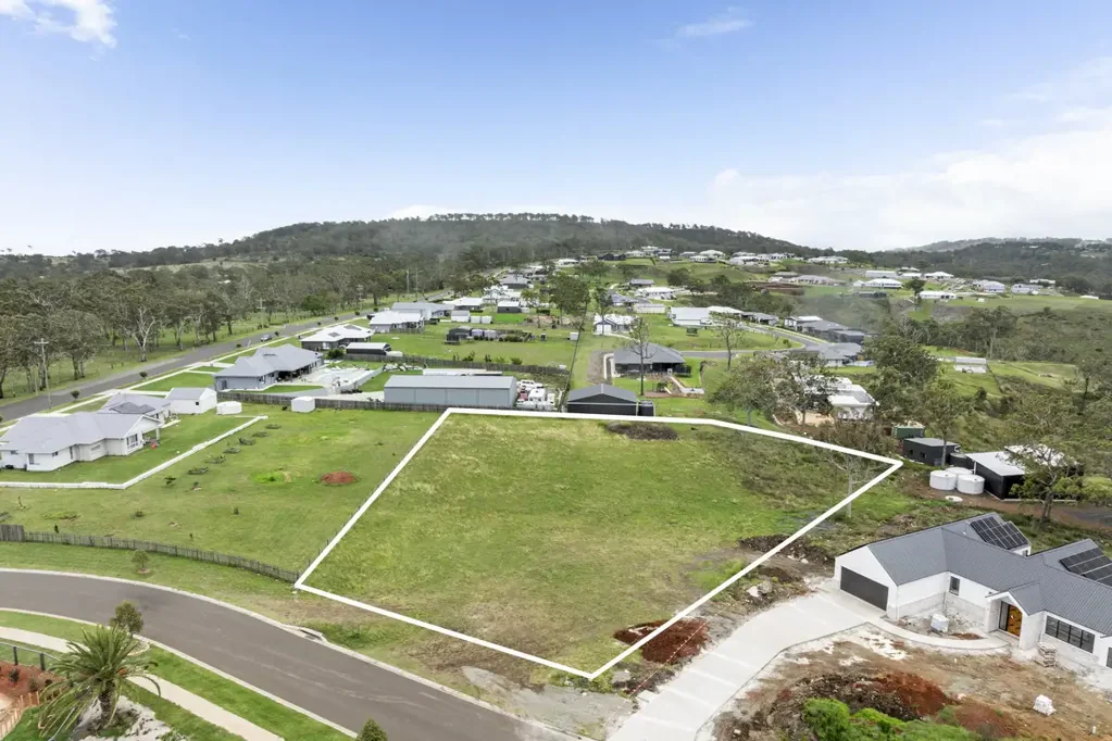 5 Woodhaven Drive, Mount Rascal, QLD 4350