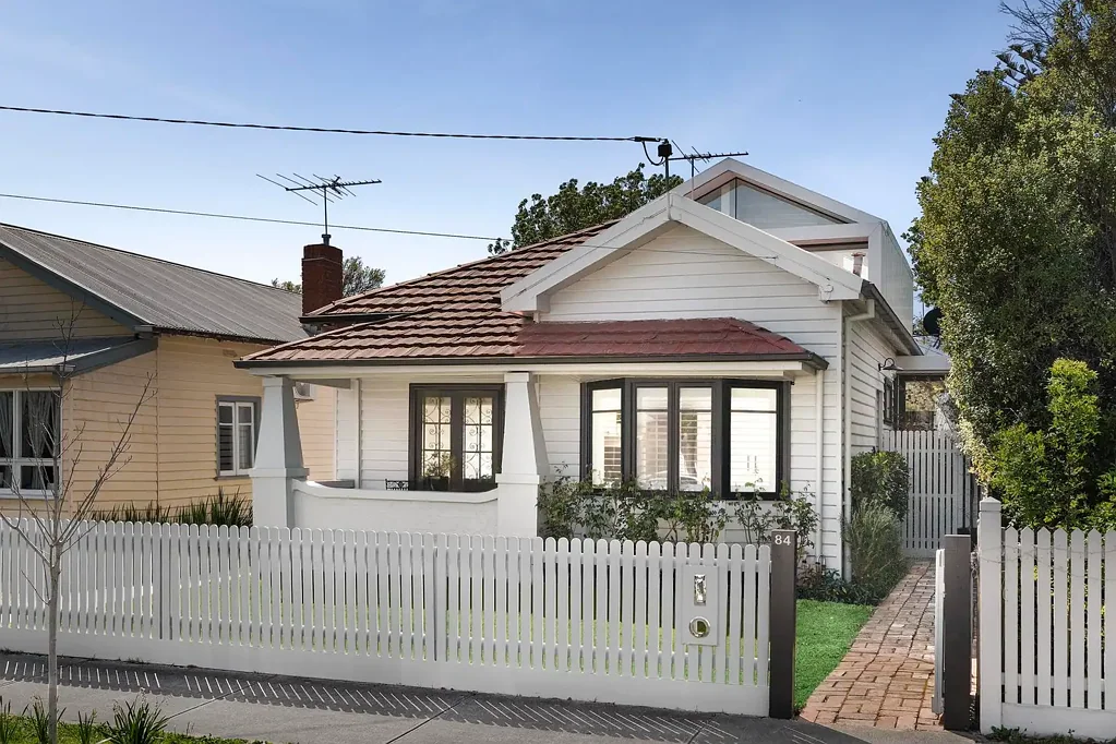 Newport 4房  A Modern Masterpiece, Newport Charm, Inspired North-Facing Living