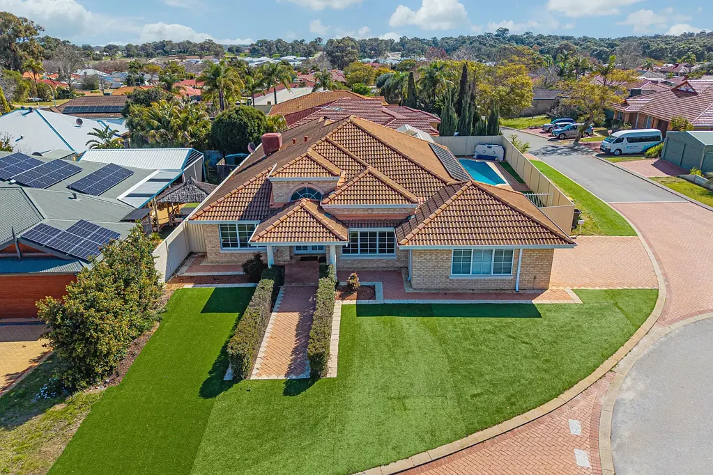Baldivis 4 Bedroom Corner Block Gem - 256sqm Living, Pool & Lifestyle on 709sqm