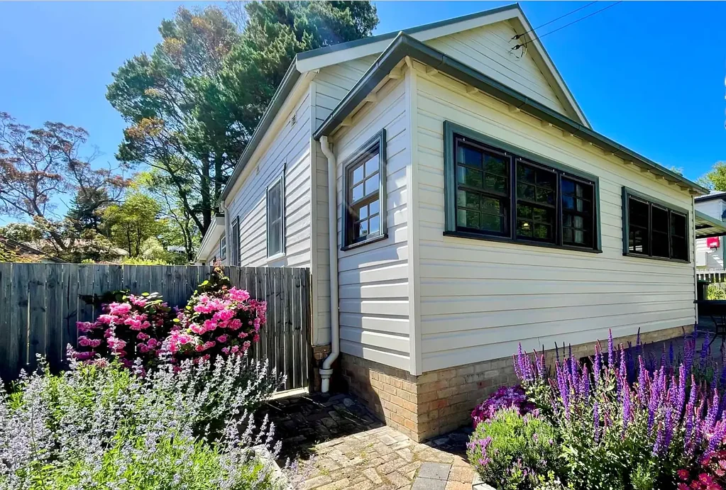 23 Lookout Street, Blackheath, NSW 2785