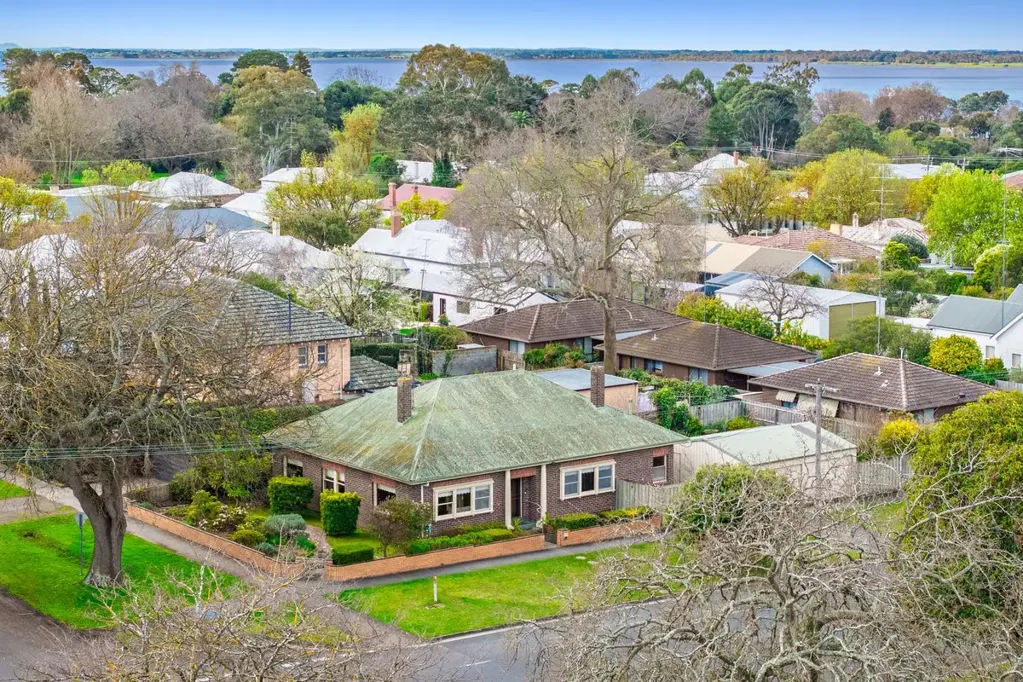 Colac 3ਬੈੱਡਰੂਮ VERSATILE FAMILY HOME IN A PROMINENT LOCATION