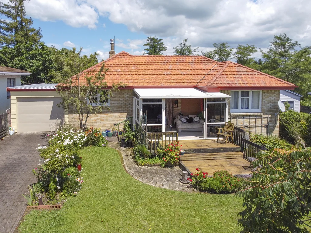 Te Awamutu 3غرفة نوم Classic Charm In A Peaceful Setting