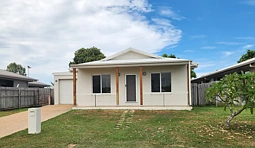 120 Daintree Drive, Bushland Beach
