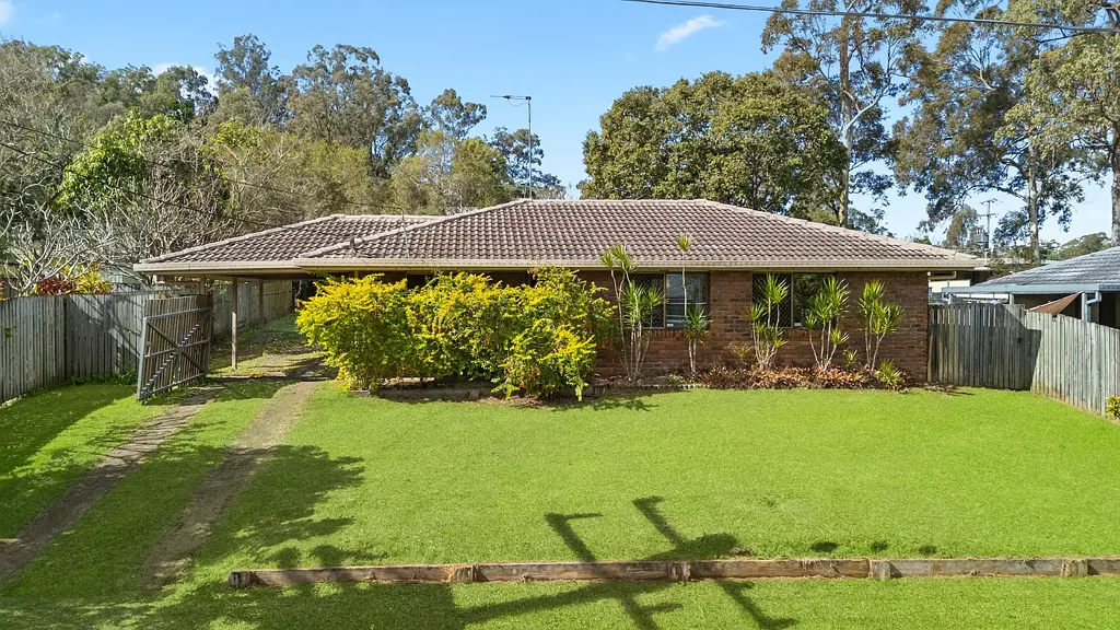 Kingston 3 Bedroom Endless Potential in a Prime Kingston Location – Great investment!