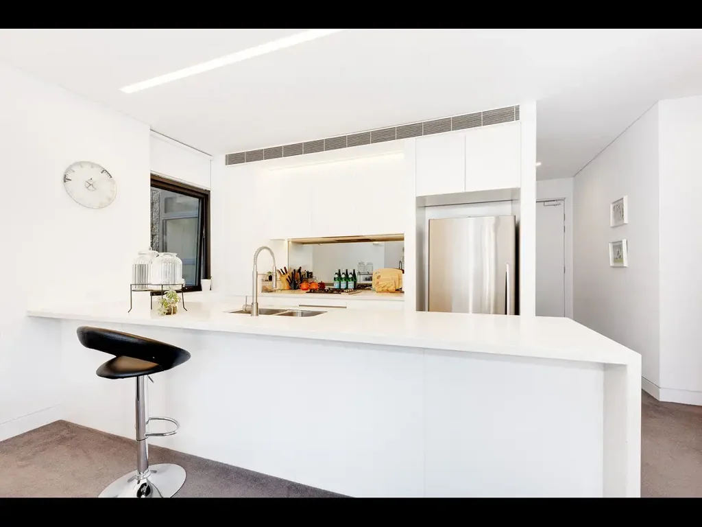 Luxurious Apartment Drenched in Sunlight with Designer Finishes