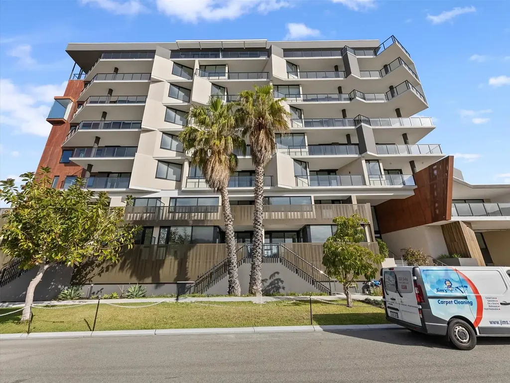BRAND NEW APARTMENT – OCEAN VIEWS & PERFECT  LOCATION