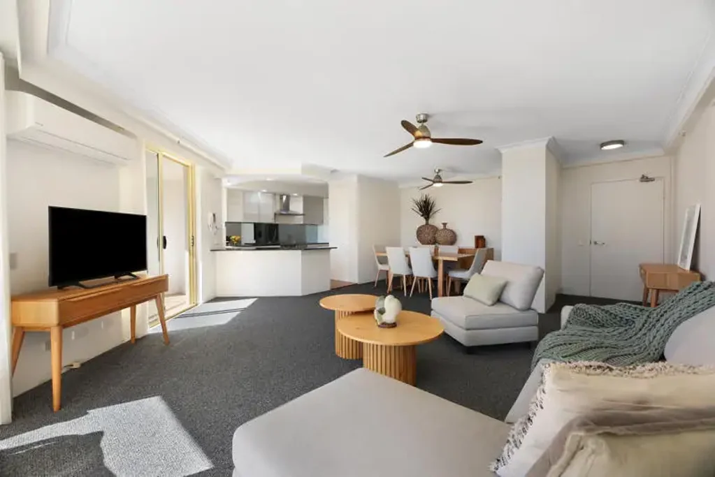 Main Beach 2房  Location, Views, Lifestyle
