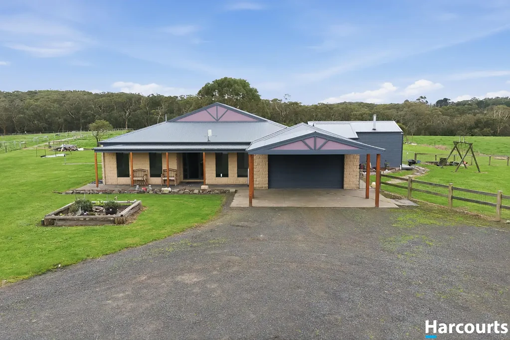 Fish Creek 4कमरा Exceptional Lifestyle & Equine Property on Approx. 30 Acres