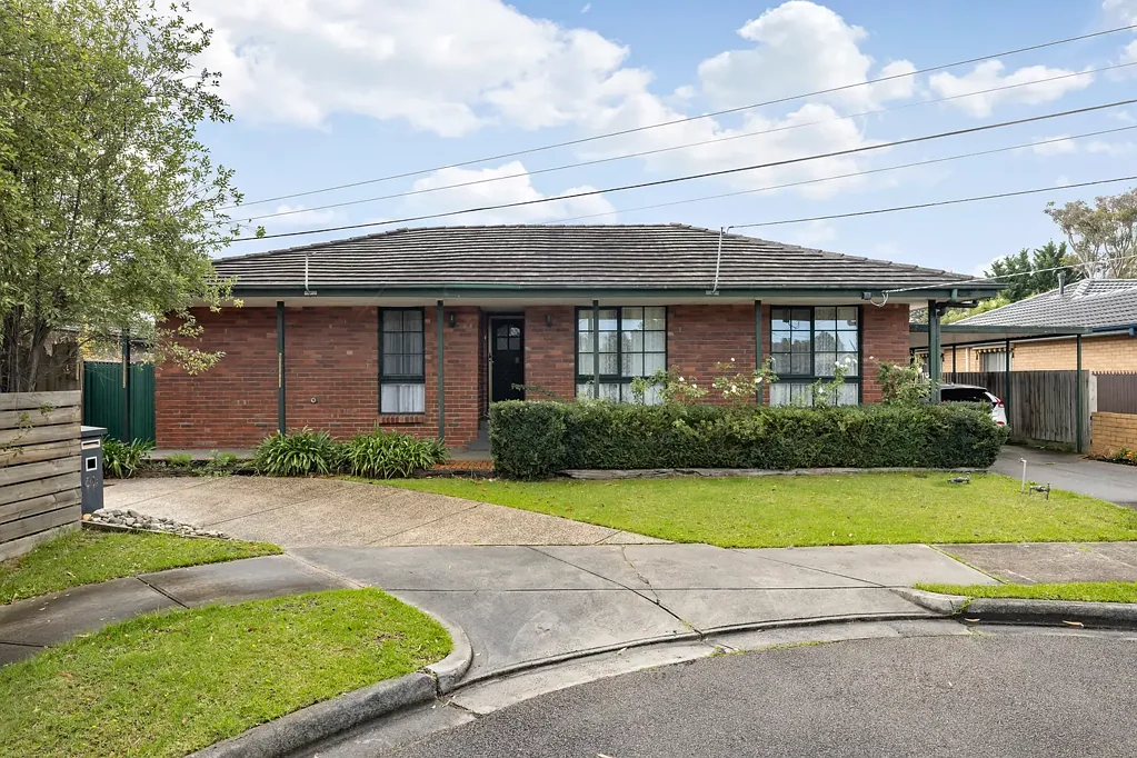 Peaceful Living in a Private and Convenient Location
