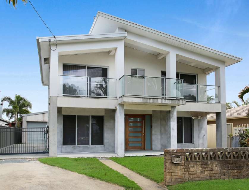18 Aruma Avenue, Burleigh Waters, QLD 4220, 4 Bedrooms, 3 Bathrooms, House