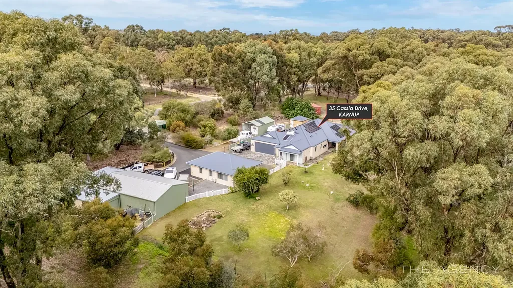 Karnup 5ਬੈੱਡਰੂਮ Modern Family Homestead with Self-Contained Granny Flat and Expansive Rural Living
