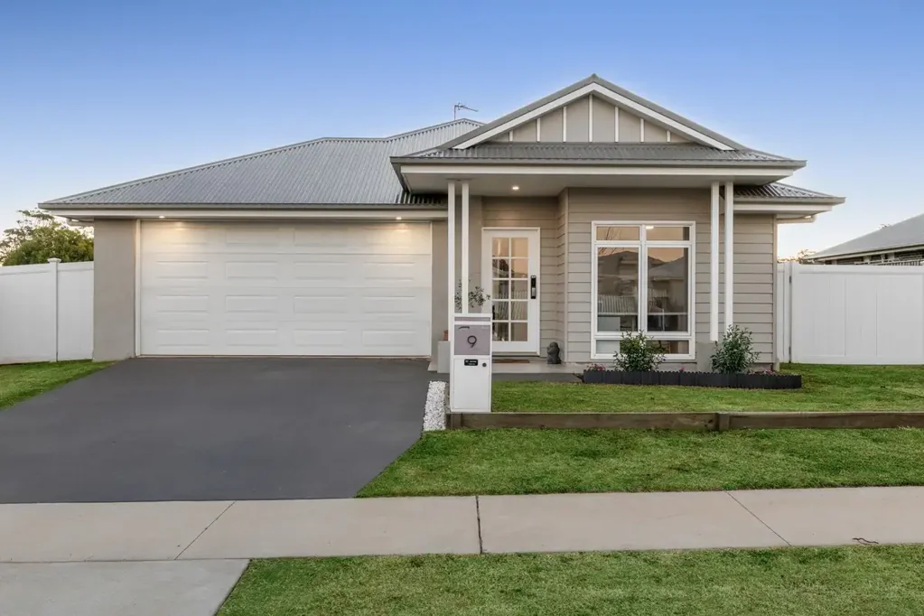 9 Krumins Avenue, Highfields, QLD 4352