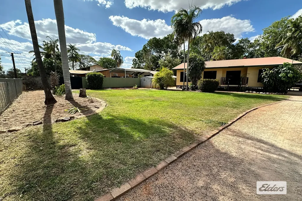 Comfortable Tropical Living in a Great Location
