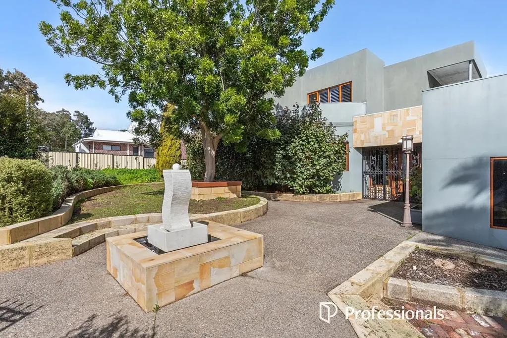 4 Trafalgar Court, Lesmurdie, WA 6076