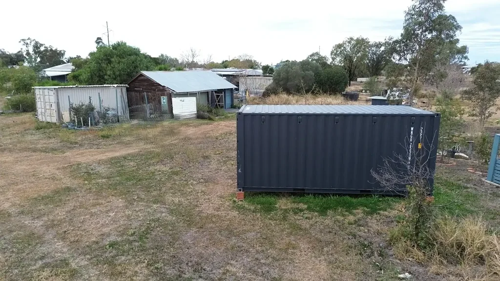 Jondaryan Ditch the Squeeze: Versatile Acreage Block Ready for Your Vision