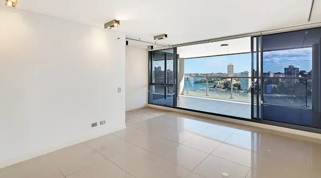 **Open for Inspection, Wednesday, 12.00-12.30pm (25/06/25)**
Contemporary living in Harbourside Location