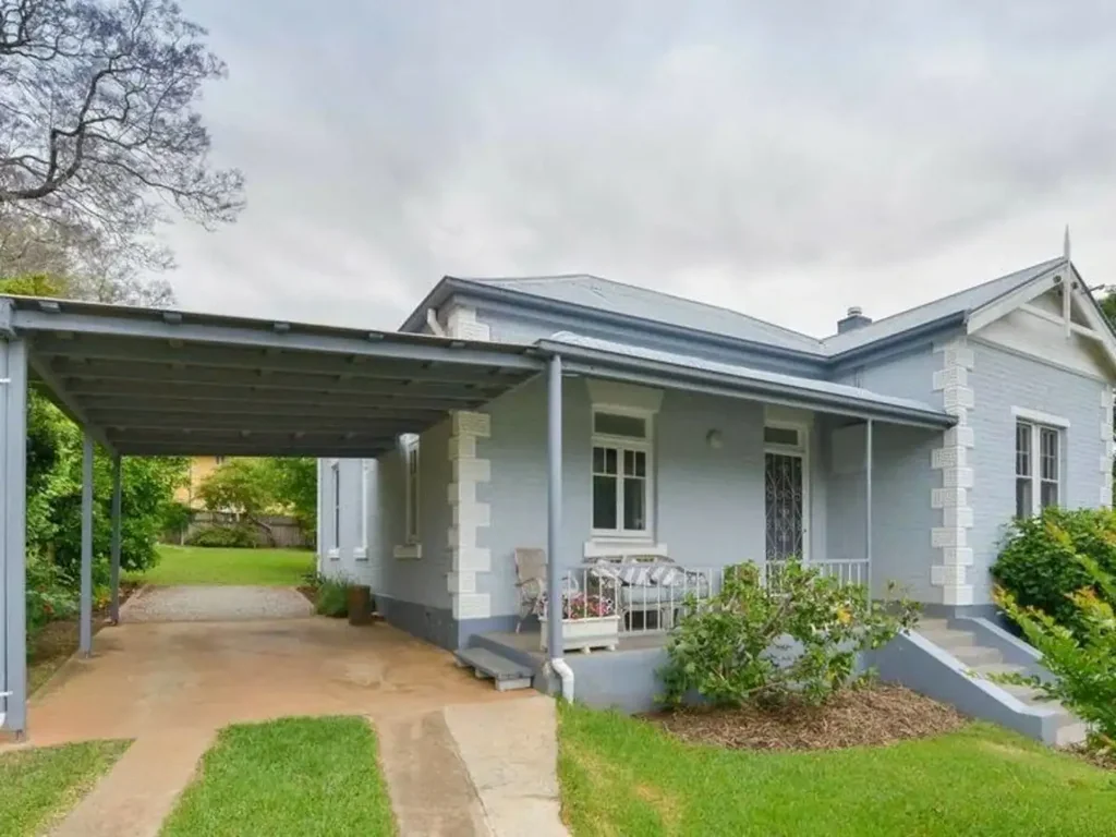 Charming Cottage for Rent in East Tamworth – Ideal Loc