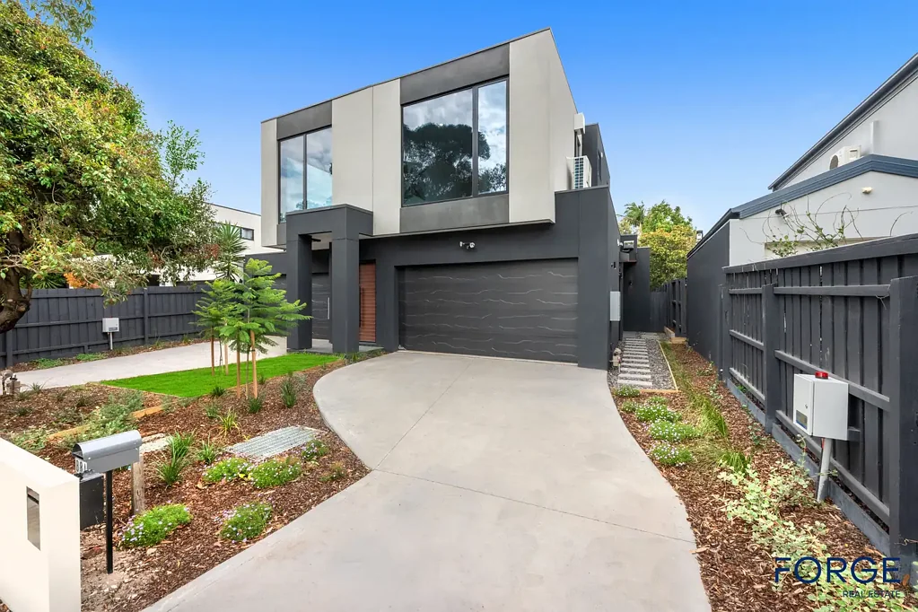 Hampton 4房 公园景观奢宅 四卧精装 高端Bosch厨房 双车库便利 步行生活圈 Bespoke Family Living Fronting Boss James Reserve
