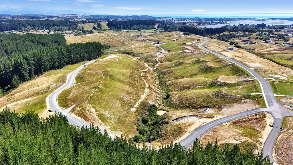 Redwood Valley Exquisite 5.1 Hectare Block at Redvale Estate!