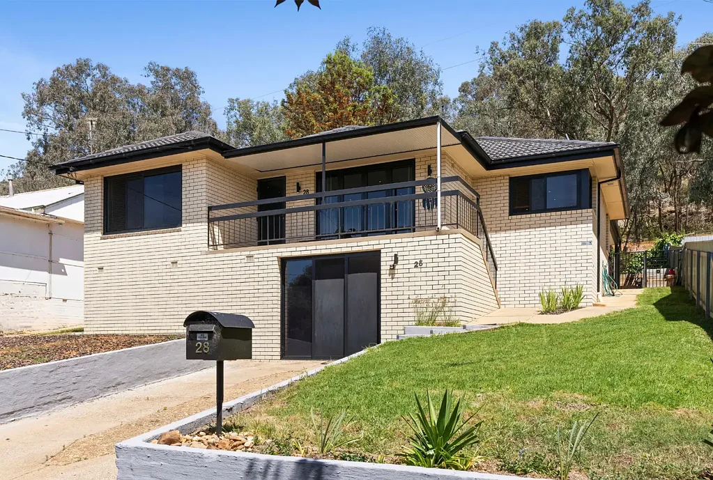 28 Warrawong Street, Kooringal, NSW 2650