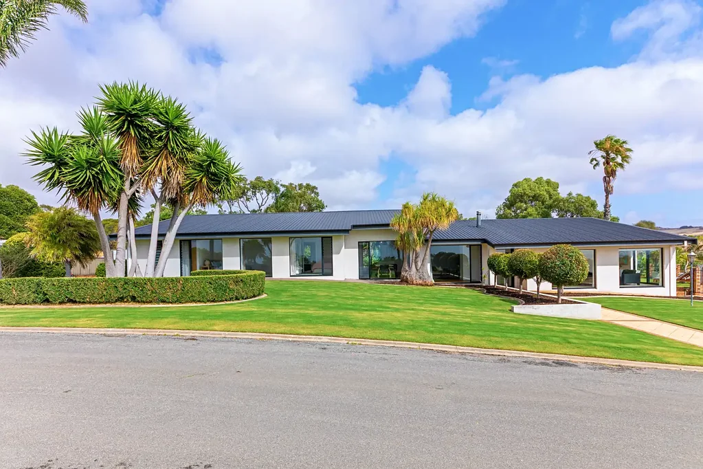 Port Lincoln 5બેડરૂમ Luxury Lifestyle Property on 1.65 Hectares in Exclusive Reevesby Court, Port Lincoln