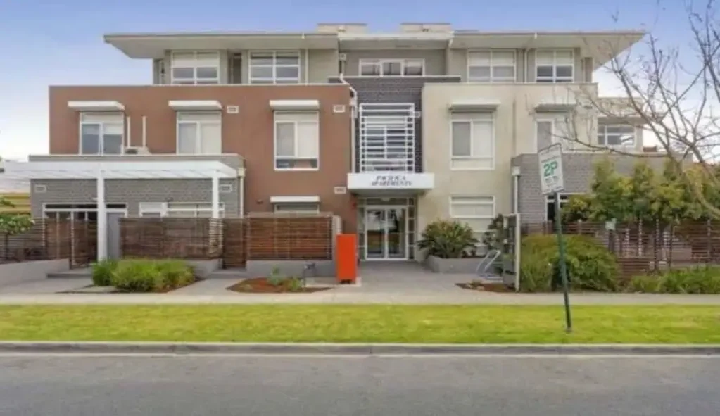 Studio Apartment for Rent - Prime Location Near Box Hill Centre