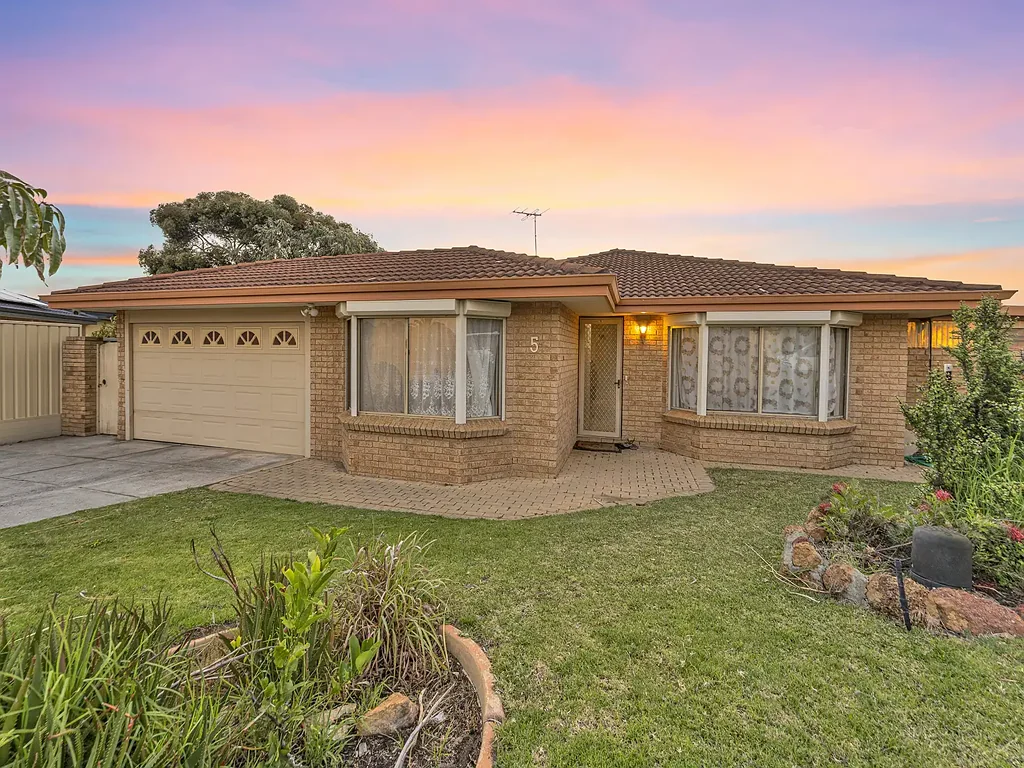 Joondalup 4कमरा SPACE, VERSATILITY & EXCITING DEVELOPMENT POTENTIAL ON 786SQM!