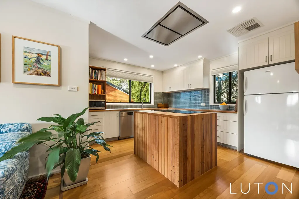 Chifley 3 Bedroom Charming, Renovated Dual-Residence Property in Super Convenient Location