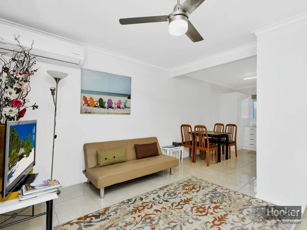 Perfect Location - Lifestyle by the Broadwater