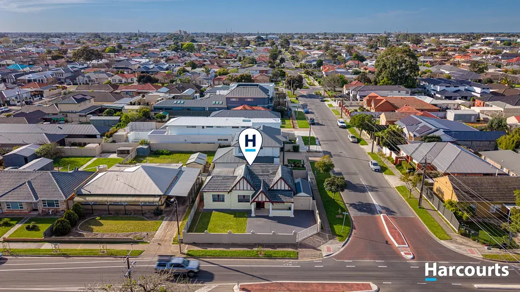 Flinders Park 3બેડરૂમ A CHARACTER-FILLED TUDOR WITH TIMELESS APPEAL IN A PRIME LOCATION!