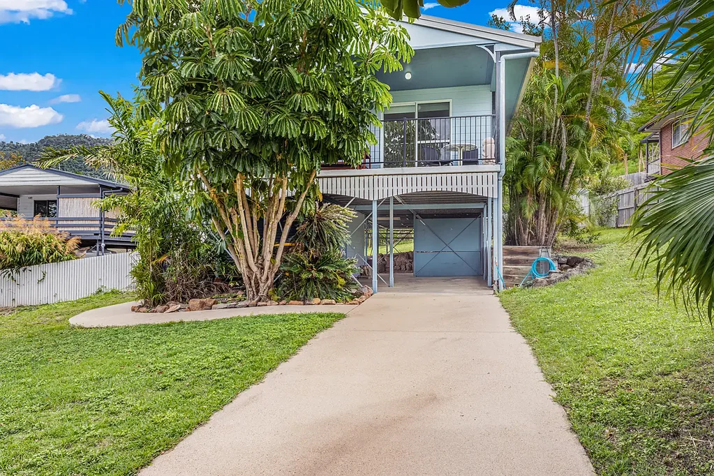 Enjoy Sea Breezes from This Charming Queenslander