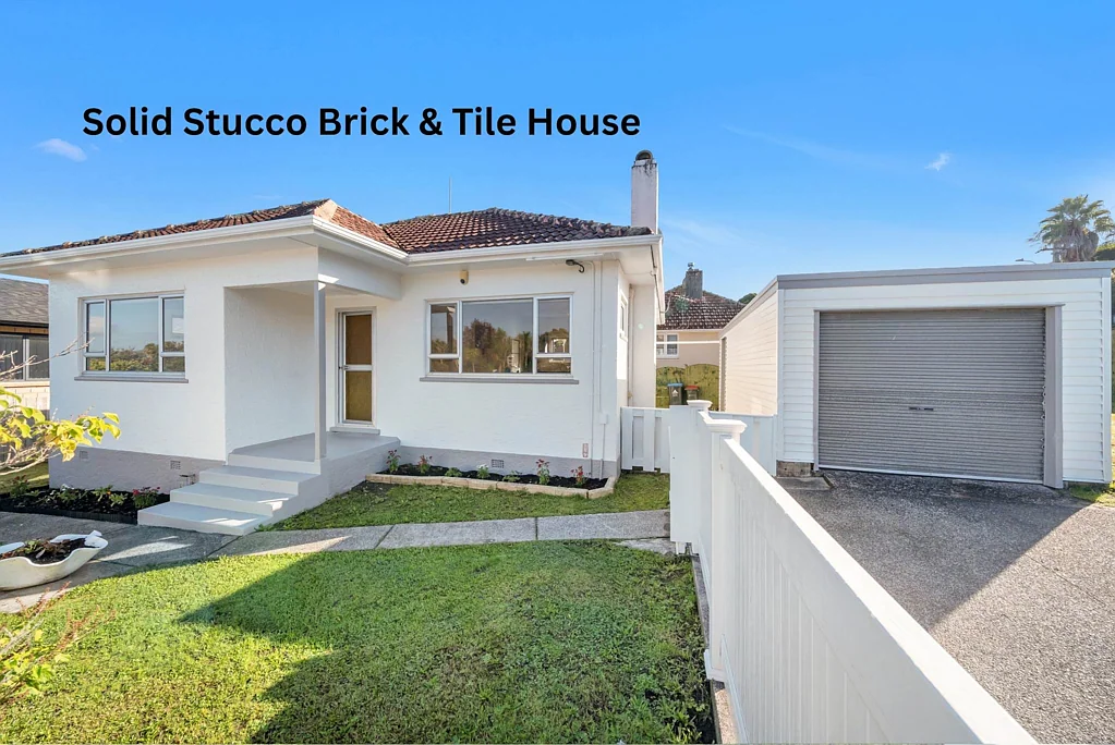 Avondale 2ਬੈੱਡਰੂਮ Freehold Standalone, Solid Brick & Tile