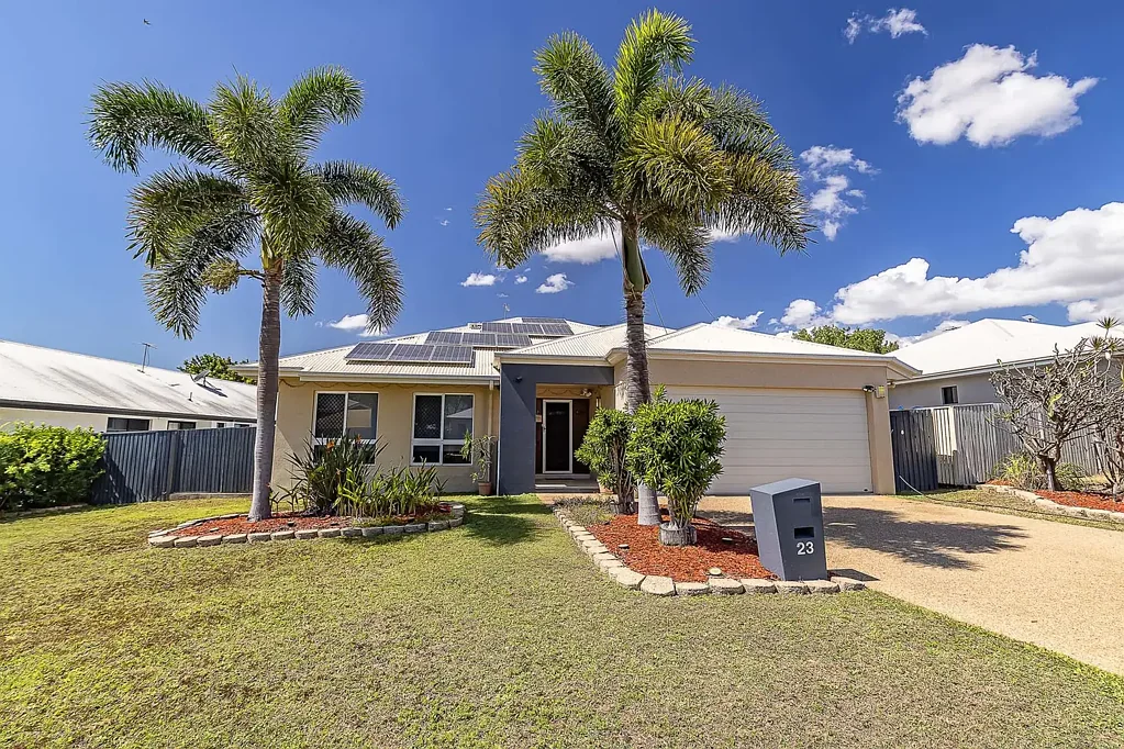 Bushland Beach 4Zimmer BEAUTIFUL FAMILY HOME WITH POOL READY TO MOVE IN