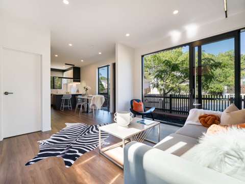 Sunnynook 3部屋 Elegant Standalone Home, Brick Perfection