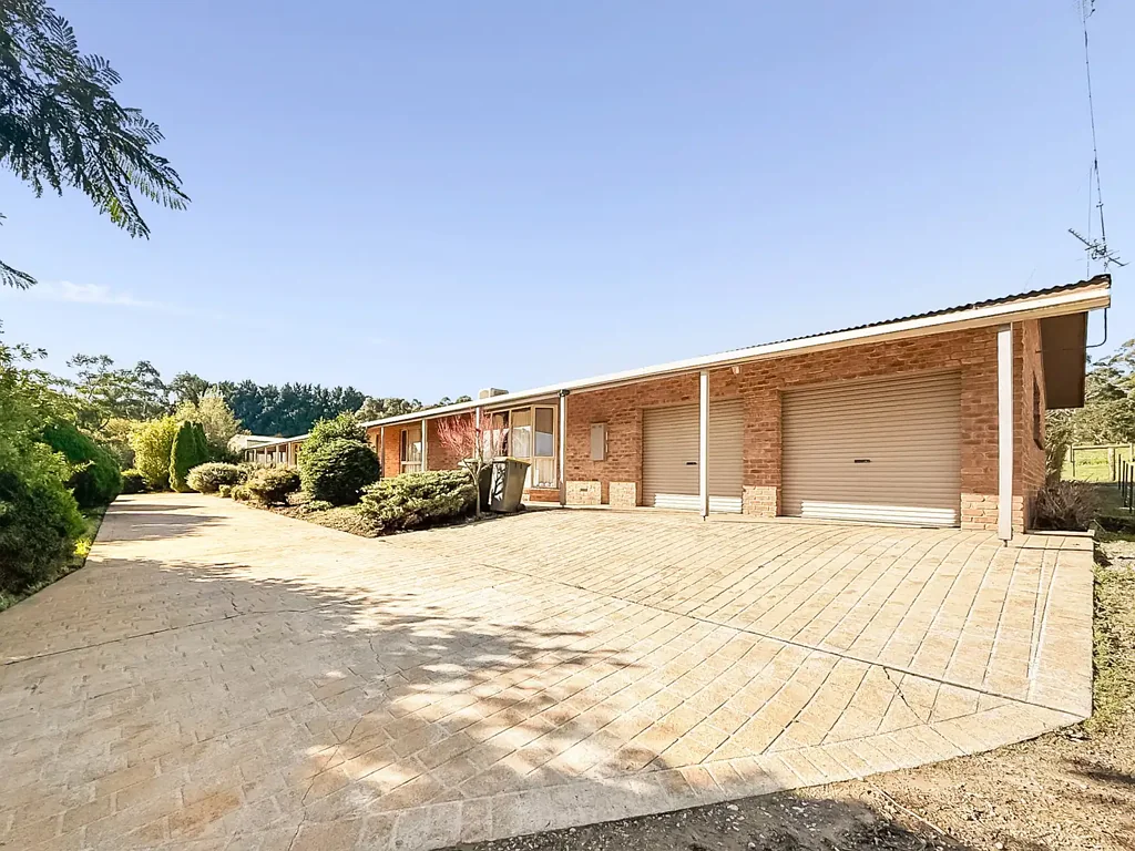 RARE LIFESTYLE PROPERTY ON APPROX. 3/4 ACRE