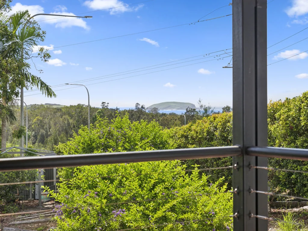 2 Anselmo Close, Emerald Beach, NSW 2456