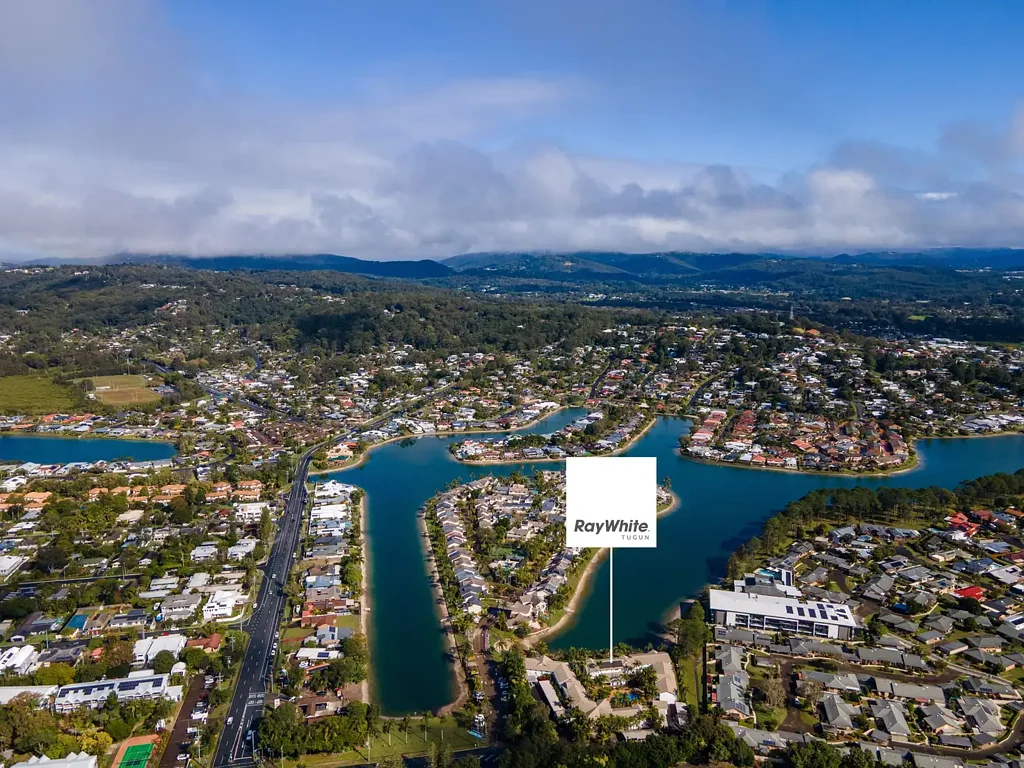 Elanora 1 Bedroom WATERFRONT GROUND FLOOR UNIT