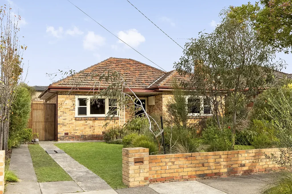 Reservoir 3Moenga Timeless Charm in the Prestigious Oakhill Estate