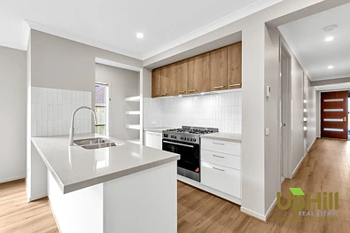 3 Dromore Avenue, Clyde North, VIC 3978, 4 Bedrooms, 2 Bathrooms, House