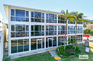 Yeppoon 2chambre **Unit 5 – Beachfront Bliss Steps from the Yeppoon Lagoon & Café Scene**