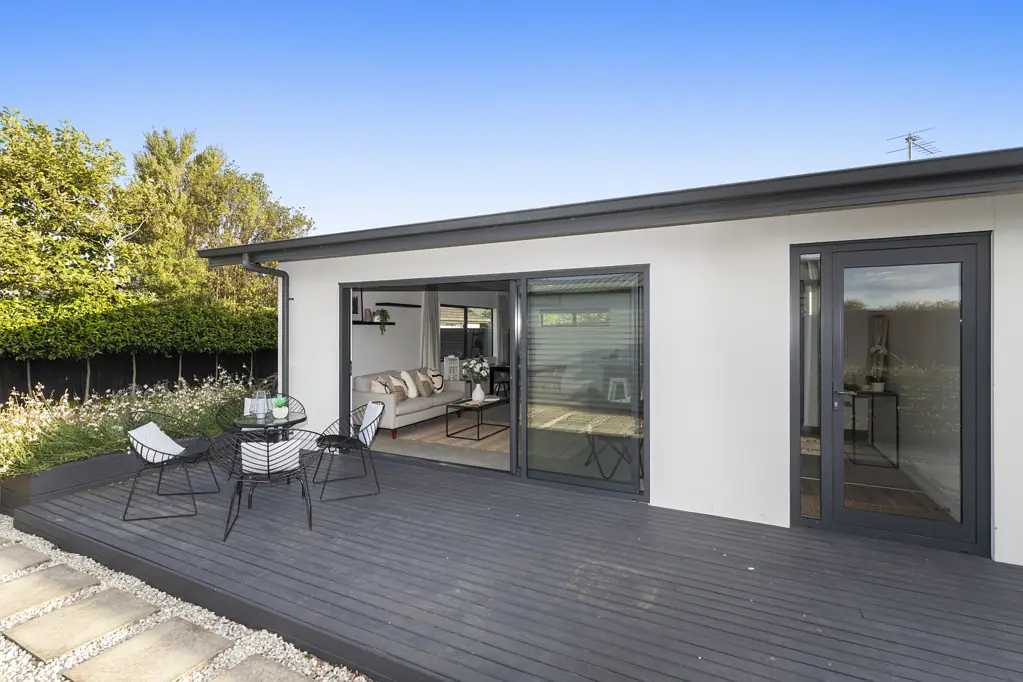 2/18 Lamorna Road, Queenspark / Parklands, Christchurch, Canterbury