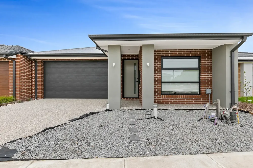 Prestige Home with Modern Comforts in Wollert