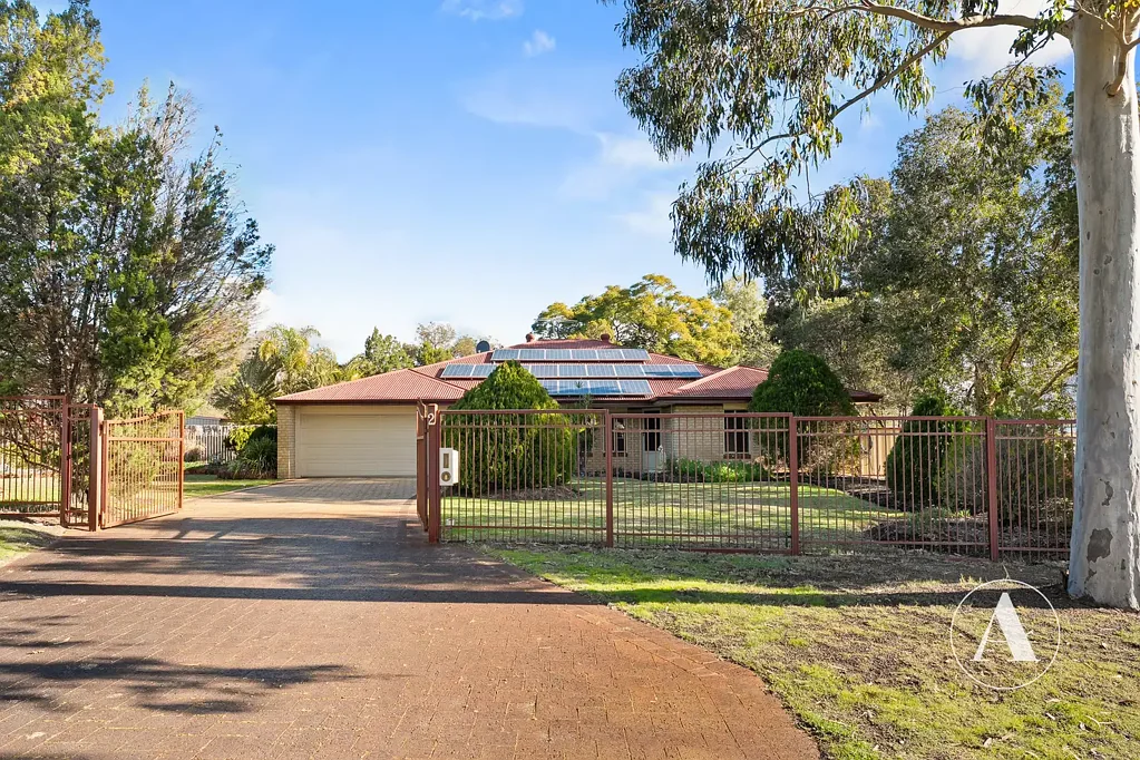 Hilbert 4房  Cherished Family Home on 2,537sqm!!