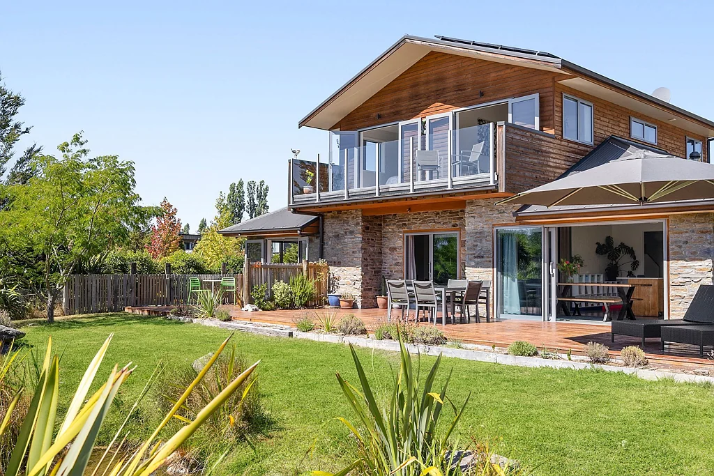 Wanaka 5Moenga Eco-Conscious, Income-Savvy & Full of Personality
