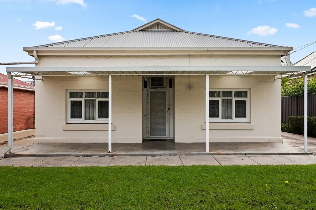 Forestville 3 Slaapkamer Big on Space, Rich in Character, Full of Potential