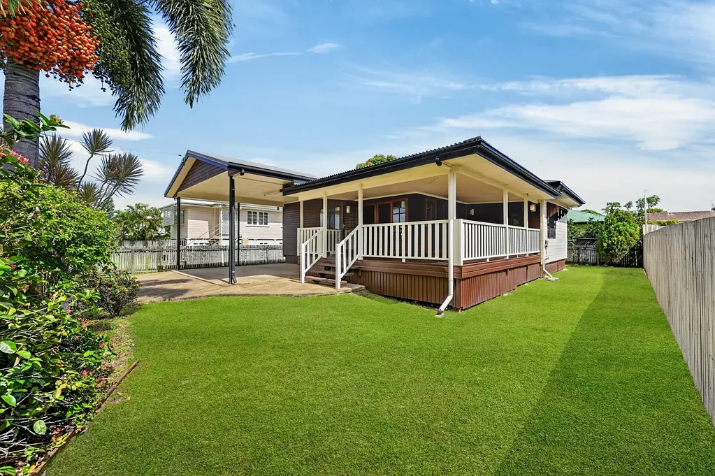 Aitkenvale 3 Bedroom Easy Lifestyle : Walking to Aitkenvale CBD