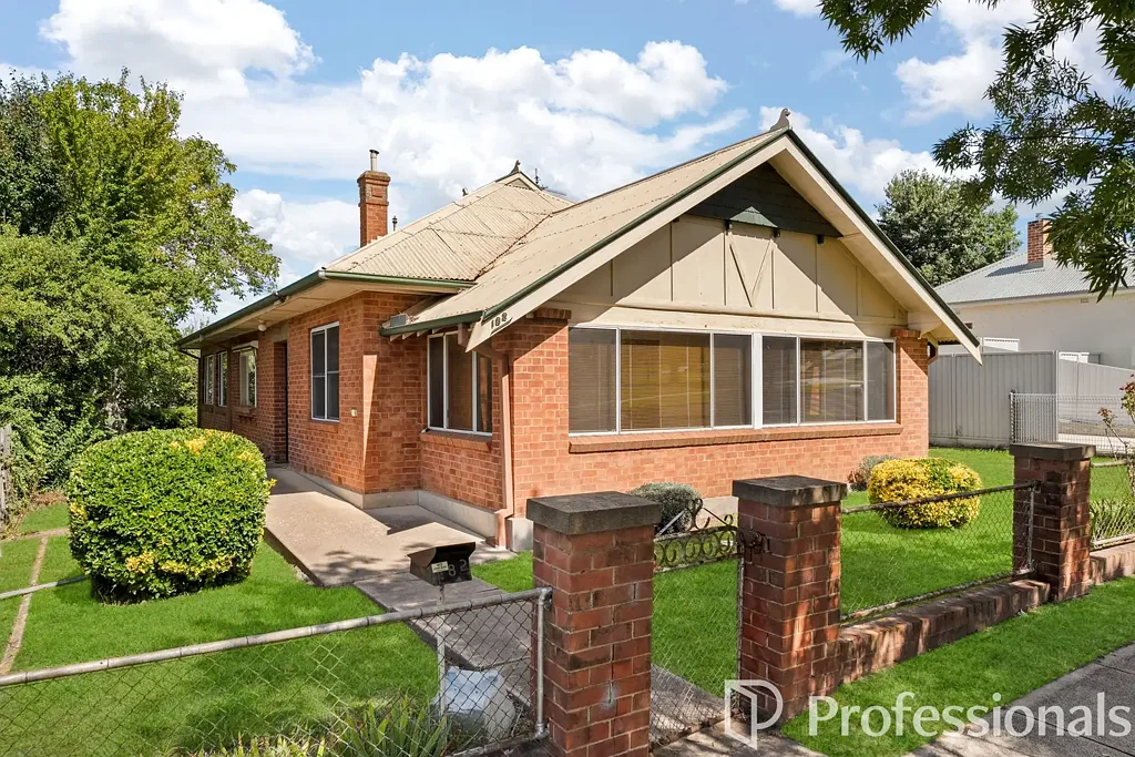 182 Seymour Street, Bathurst, NSW 2795
