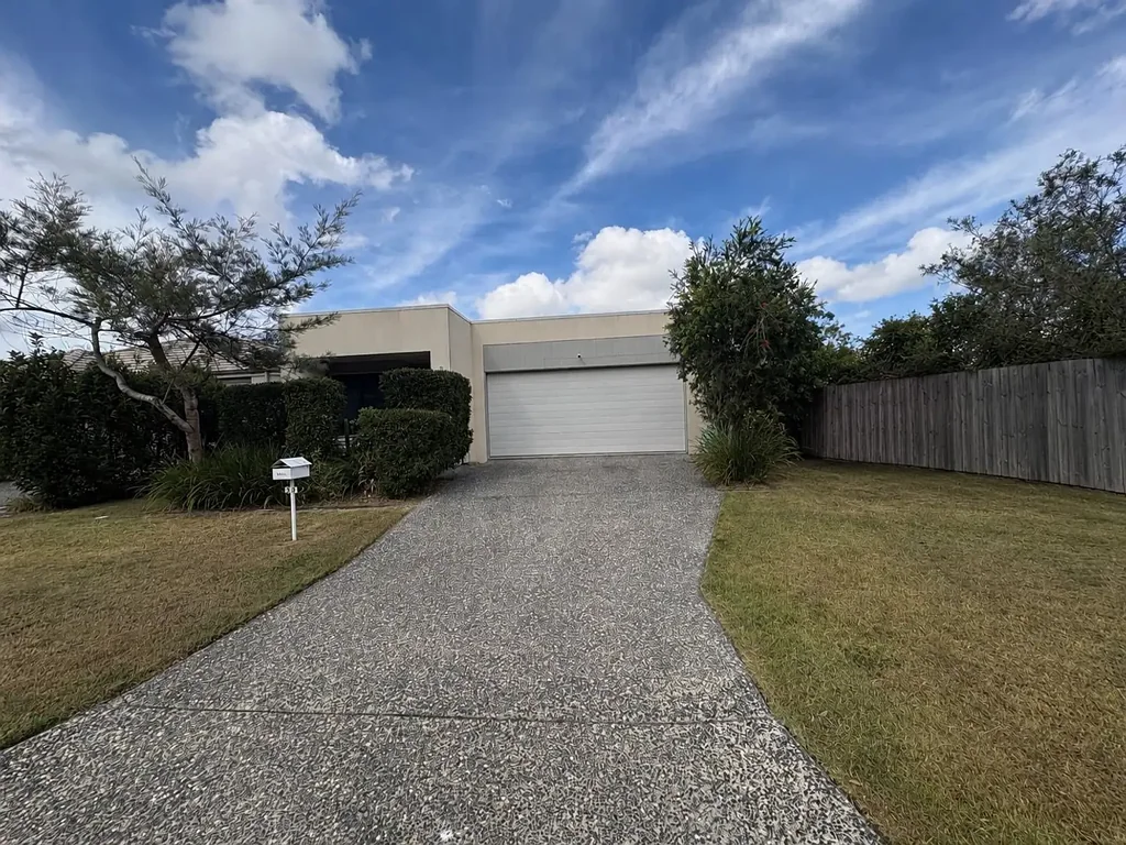 Camelot Estate - 4 Bedroom + Study